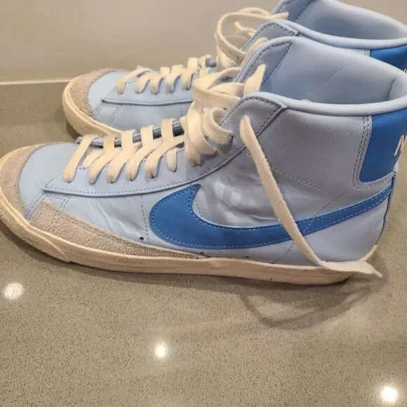Nike High-Top Sneakers Blaxer Mid Light Blue and White - Picture 5 of 6